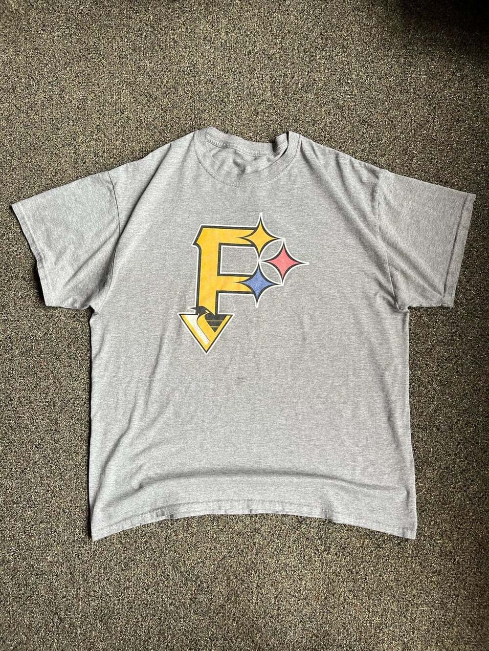NFL Pittsburgh Steelers T-Shirt Grey Graphic Crewneck
